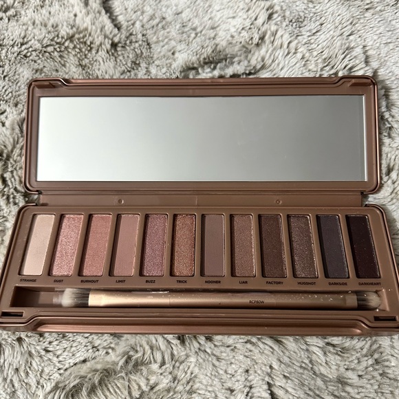 Urban Decay Naked 3 Eyeshadow Palette - Picture 1 of 2
